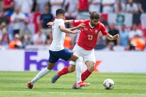 Guimaraes, Portugal, 09.06.2019, UEFA Nations League, 3. Platz, Schweiz - England, Jesse Lingard (England) and Ricardo Rodriguez (Switzerland) battle for the ball ( Defodi-09-531-002211