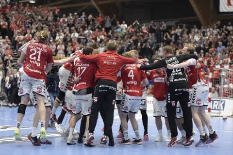 Jubel efter kampen. Aalborg Haandbold er dansk mester i herrehaandbold efter en sikker sejr paa 38-32 over GOG den tredje finalekamp om det danske mesterskab i haandbold i Jutlander Bank Arena Aalborg, soendag den 9. juni 2019.. , Denmark Copyright: HenningxBaggerx cop101 spdk20190609-174025-L
