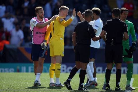 Switzerland v England UEFA Nations League 3rd Place Play-off Jordan Pickford of England celebrates victory at the end of the UEFA Nations League 3rd Place Play-off match at Estadio D. Afonso Henrique, Guimaraes Content Not Available For UK Newspapers Copyright: xPaulxChestertonx FIL-13338-0046