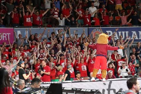 Berni bei den Fans, FC Bayern Basketball vs. SC Rasta Vechta, Basketball, BBL, Playoffs, Halbfinale 08.06.2019 Muenchen Bayern Deutschland