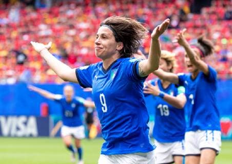 Frankreich, Valenciennes, Stade du Hainaut, 09.06.2019, Fussball - FIFA Frauen-WM - Australien - Italien Bild: v. l. Daniela Sabatino (Italien, 9) bejubelt das vermeindliche 2:1 *** France, Valenciennes, Stade du Hainaut, 09 06 2019, Football FIFA Womens World Cup Australia Italy Picture v l Daniela Sabatino Italy, 9 cheers the alleged 2 1 Copyright: HMBxMedia xHeikoxBecker
