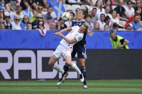 Ellen White (Angleterre) - Rachel Corsie (Ecosse) FOOTBALL : Angleterre vs Ecosse - Coupe du monde de Football Feminin Groupe D - Nice - 09 06 2019 NorbertScanella Panoramic 