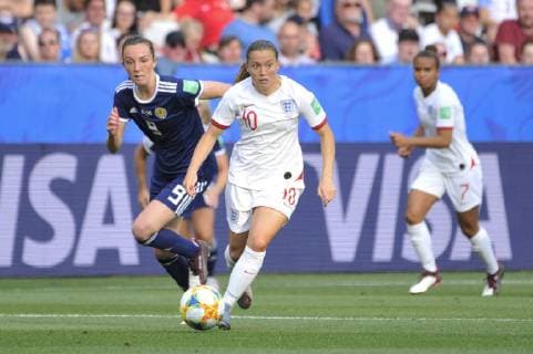 Kim Little (Ecosse) - Fran Kirby (Angleterre) FOOTBALL : Angleterre vs Ecosse - Coupe du monde de Football Feminin Groupe D - Nice - 09 06 2019 NorbertScanella Panoramic 