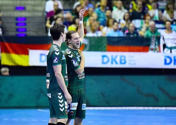 DKB HBL,Fuechse Berlin vs. HSG Wetzlar,09.06.2019 HBL, Fuechse Berlin vs. HSG Wetzlar,v.l.im Gespraech Hans Lindberg(Fuechse Berlin 18),Mattias Zachrisson(Fuechse Berlin 21) in der Max Schmeling Halle Berlin,09.06.2019