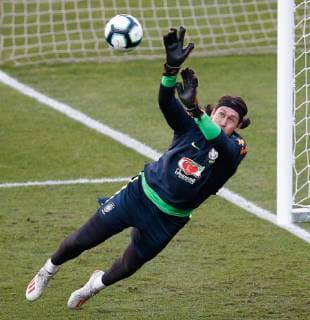 Training of the Brazilian Team in São Paul SÃO PAULO, SP - 10.06.2019: TRAINING OF THE BRAZILIAN TEAM IN SÃO PAUL - Cássio do Brasil during the training of the Brazilian national team, Nationalteam at the Pacaembu Stadium in São Paulo, SP. (Photo: Marcelo Machado de Melo Fotoarena) x1745264x  MarceloxMachadoxdexMelo