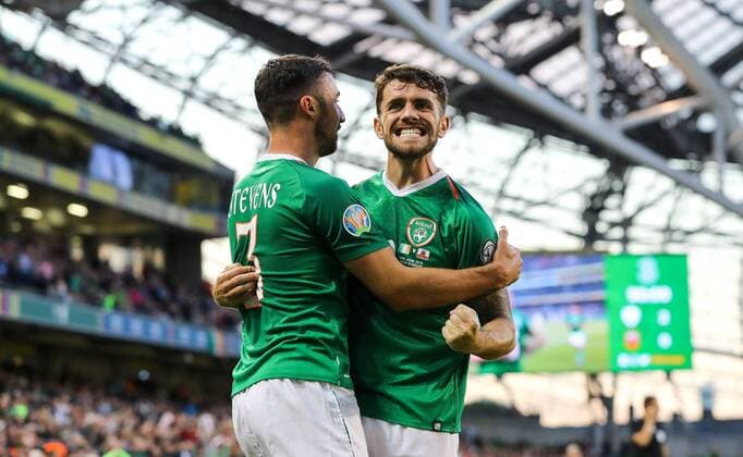 Sport Themen der Woche KW24 Sport Bilder des Tages UEFA EURO, EM, Europameisterschaft,Fussball 2020 Qualifing Round Group D, Aviva Stadium, Dublin 10 6 2019 Republic of Ireland vs Gibraltar Ireland s Robbie Brady celebrates his goal with Enda Stevens Robbie Brady celebrates his goal with Enda Stevens 10 6 2019  Copyright: x©INPHO RyanxByrnex RB1_7068