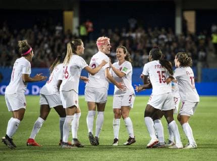 (190611) -- MONTPELLIER, June 11, 2019 (Xinhua) -- Players of Canada celebrate during the group E match between Canada and Cameroon at the 2019 FIFA Women s World Cup in Montpellier, France on June 10, 2019. Canada won 1-0. (Xinhua Xiao Yijiu) (SP)FRANCE-MONTPELLIER-2019 FIFA WOMEN S WORLD CUP-GROUP E-CANADA VS CAMEROON 