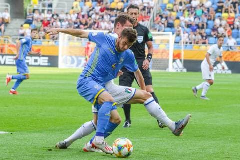 Gdynia, 11.06.2019 Pilka nozna FIFA Mistrzostwa Swiata U20 Polska 2019 Mecz Ukraina - Wlochy -- Football FIFA U-20 World Cup Poland 2019 Match Ukraine - Italy NZ Maksym CHEKH , Andrea PINAMONTI Fot. Grzegorz Jedrzejewski 058sport.pl NEWSPIX.PL --- Newspix.pl  ukraina-wlochy_20190611_0017_JED