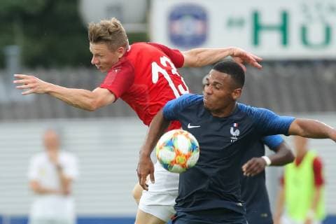 SOCCER - OEFB U21, U 21 AUT vs FRA, test match HARTBERG,AUSTRIA,11.JUN.19 - SOCCER - OEFB Under-21 international match, Länderspiel, Nationalmannschaft Austria vs France, friendly match. Image shows Maximilian Ullmann (AUT) and Kelvin Amian Adou (FRA). GEPAxpictures xChristianxWalgram
