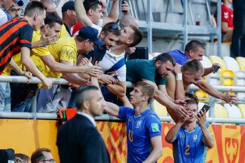 Gdynia, Polen, 11.06.2019, FIFA U-20-Weltmeisterschaft Polen 2019, Halbfinale, Ukraine - Italien, Ukraine schlussjubel mit Fans ( Defodi-01048-180960