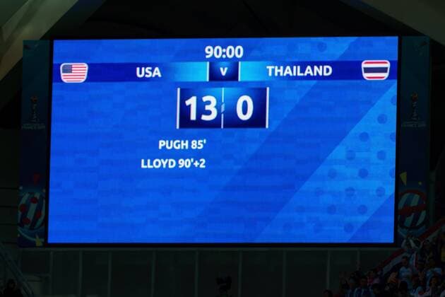 IMAGO Iconic Moments, Fußball - Frauen Sport Themen der Woche KW24 Sport Bilder des Tages Reims, France 11.06.2019, FIFA Fussball-Weltmeisterschaft 2019 der Frauen, Gruppe F, 1. Spieltag, USA - Thailand, Anzeigetafel nach dem 13:0 , ( Defodi-01001214902 *** Reims, France 11 06 2019, FIFA Womens World Cup 2019, Group F, 1 matchday, USA Thailand, scoreboard after the 13 0 , Defodi 01001214902 Defodi-001