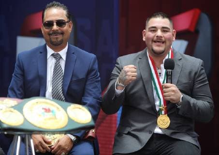 Mexican world boxing heavyweight champion Andy Ruiz Jr. and his father (L), deliver a press conference, PK, Pressekonferenz in Mexico City, Mexico, 11 June 2019. Andy Ruiz Jr. s press conference !ACHTUNG: NUR REDAKTIONELLE NUTZUNG!  Copyright: xMarioxGuzmanx MEX4575 20190611-636958920355330216