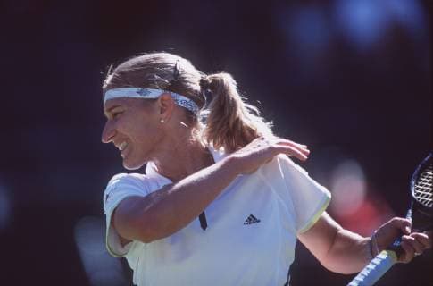 Steffi GRAF wird am 14. Juni 2019 50 Jahre alt, SN28069904SP.jpg Tennis Steffi GRAF, Deutschland, lachend, Brustbild, Kopf im Profil, Querformat. Â