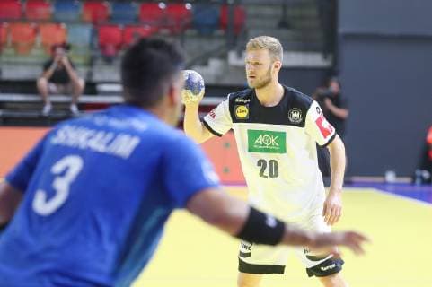 Tel Aviv-Jaffa, Israel 12.06.2019, EHF EURO-Qualifikation 2020, Runde 5, Gruppe 1, Israel - Deutschland, Philipp Weber (GER) controls the ball ( Defodi-09-535-000291