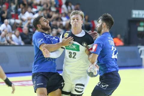 Tel Aviv-Jaffa, Israel 12.06.2019, EHF EURO-Qualifikation 2020, Runde 5, Gruppe 1, Israel - Deutschland, Franz Semper (GER) controls the ball ( Defodi-09-535-000293