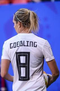 12.06.2019, xkvx, Fussball Frauen WM Frankreich, Deutschland - Spanien emspor, v.l. Lena Goessling (Deutsche Fussball Nationalmannschaft DFB) GPS-Tracker GPS-Geraet Valenciennes
