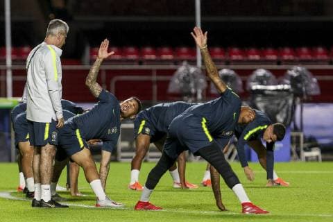 13th June 2019, Morumbi Stadium, Sao Paulo, Brazil ; The Brazilian National football team training before their Copa America game versus Bolivia on 15th June; Gabriel Jesus of Brasil loosens up  ActionPlus12143806 L& xe9;oxPinheiro