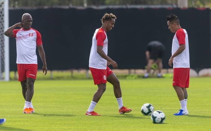 Treino da Selecao do Perú PORTO ALEGRE, RS - 14.06.2019: TREINO DA SELEcaO DO PERÚ - Peruvian team performs training at CT Parque Gigante on Friday morning (14) in Porto Alegre, RS, Brazil. (Photo: Raul Pereira Fotoarena) x1747350x  RaulxPereira