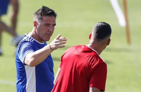 Fußball, Copa America, Nationalteam Paraguay Training Head coach of the Paraguayan soccer team Eduardo Berizzo leads a training session at the Army Physical Education Center in Rio de Janeiro, Brazil, 14 June 2019. Paraguay will debut next Sunday against Qatar for group B of the Copa América 2019, to which Argentina and Colombia also belong. The Cup starts today with the match between Brazil and Bolivia at the Morumbi stadium in Sao Paulo. Training of the Paraguayan team at the Copa America !ACHTUNG: NUR REDAKTIONELLE NUTZUNG!  Copyright: xAntonioxLacerdax COPAME219 20190614-636961279514150078