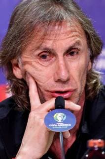 Fußball, Copa America, Nationalteam Peru Pressekonferenz Peru s national soccer team head coach Ricardo Gareca takes part in a press conference, PK, Pressekonferenz at the Arena do Gremio, after a Copa America 2019 training session, in Porto Alegre, Brazil, 14 June 2019. Peru s national soccer team press conference !ACHTUNG: NUR REDAKTIONELLE NUTZUNG!  Copyright: xJosexMendezx COPAME358 20190615-636961595631308658
