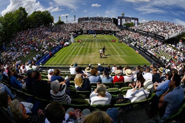 Sport Bilder des Tages nach dem verletzungsbedingten Ausfall des zweiten Halbfinale wegen Aufgabe verletzungsbedingt von Milos Raonic (CAN) spielt Tommy Haas (GER) ein Doppel mit Fabrice Santoro (FRA) Nick Kyrgios (AUs) Denis Shapovalov (CAN) Übersicht Cdnter Court 15.06.2019 Tennis Mercedes Cup Stuttgart 2019 Weißenhof ATP, Tennis Herren 250 08.-16.06.2019 Mercedes Cup Stuttgart 2019 Weißenhof ATP 250