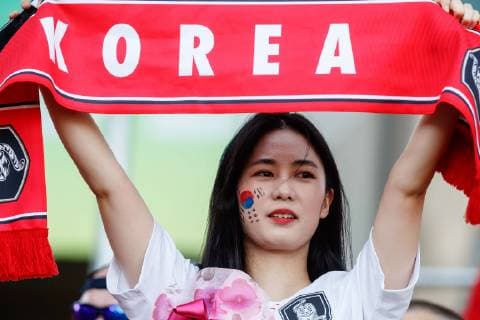 Lodz, Polen, 15.06.2019, FIFA U-20-Weltmeisterschaft Polen 2019, Finale, Ukraine - Korea, Fans Korea ( Defodi-01048-181699 *** Lodz, Poland, 15 06 2019, FIFA U 20 World Cup Poland 2019, Final, Ukraine Korea, Fans Korea Defodi 01048 181699 Defodi-048