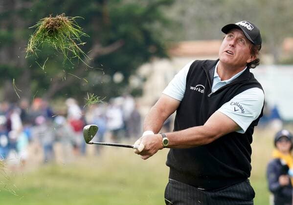 Sport Themen der Woche KW24 Phil Mickelson hits on the 3rd fairway during the third round of the 2019 U.S. Open at Pebble Beach Golf Links on June 15, 2019 in Pebble Beach, California.  PBP20190615320 KEVINxDIETSCH