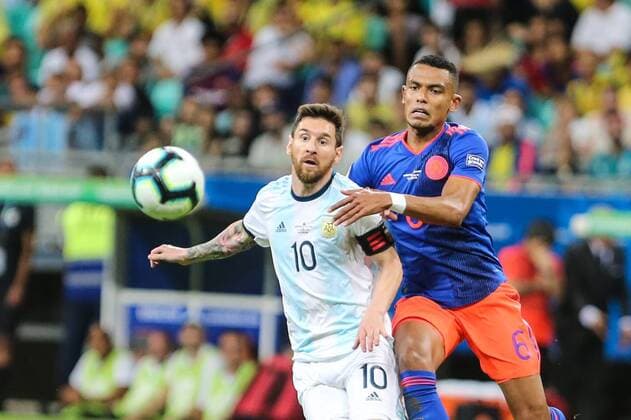 June 15, 2019 - Brazil - BA - COPA AMERICA ARGENTINA X COLOMBIA - ESPORTES - Messi , da Argentina, em lance com Carlos Sanchez da ColoÂ mbia durante partida valida pelo Grupo B da Copa America 2019, na Arena Fonte Nova, em Salvador, neste sabado (15). Foto: AGB Copa America ARG X COL - ZUMAb158 20190615_zap_b158_006 Copyright: xGeraldoxBubniakx