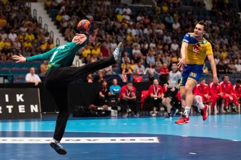 Handball, EHF EURO Cup, Schweden - Österreich 190616 Hampus Wanne of Sweden and goalkeeper Thomas Bauerof Austria during the EHF Euro Cup match between Sweden and Austria on June 16, 2019 in Stockholm. Photo: Andreas L Eriksson Bildbyran kod AE Cop 106 handboll handball ehf euro cup sverige sweden Österrike Austria Copyright: ANDREASxLxERIKSSON BB190616AE009