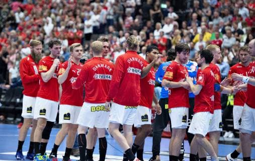 De danske spillere efter sejren i EM kvalifikationslandskampen i herrehaandbold mellem Danmark og Faeroeerne i Jutlander Bank Arena Aalborg, soendag den 16. juni 2019.. , Aalborg Jylland Denmark Copyright: HenningxBagger HenningxBaggerx COP101 spdk20190616-201008-L
