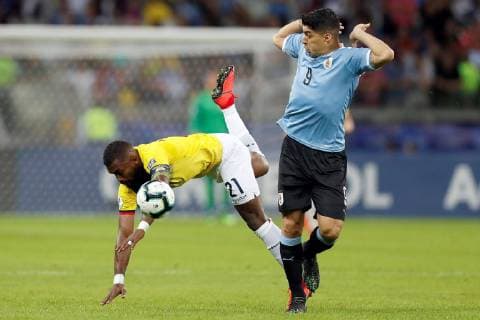 Uruguayan Luis Suarez (R) vies for the ball with Ecuadorian Gabriel Achilier (L) during the Copa America 2019 Group C soccer match between Uruguay and Ecuador, at Mineirao Stadium in Bello Horizonte, Brazil, 16 June 2019. Uruguay vs. Ecuador !ACHTUNG: NUR REDAKTIONELLE NUTZUNG!  Copyright: xJuanxIgnacioxRoncoronix SCA0522 20190617-636963277824688963