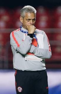 Training of the Chilean national team, Nationalteam in S SÃO PAULO, SP - 16.06.2019: TRAINING OF THE CHILEAN NATIONAL TEAM IN S - The Chilean coach, Reinaldo Rueda during the training of the Chilean National Team at the Morumbi Stadium in São Paulo, SP. The Chilean national team faces tomorrow the selection of Japan for the first match of the Copa America 2019 Group C. (Photo: Marcelo Machado de Melo Fotoarena) x1748869x  MarceloxMachadoxdexMelo