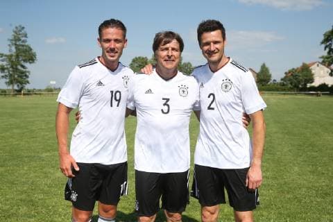 Drei ehemalige vom 1. FC Magdeburg - Fabian Burdenski,Michael Oenning,Marcel Maltritz (v.li.,Deutschland) - Jahrhundertspiel anlässlich 100 Jahre Gemeinschaft Nordgermersleben SG Eintracht Nordgermersleben vs. DFB-Allstars Nationalmannschaft auf dem Sportplatz in Nordgermersleben - Aktion,Deutschland, Fussball, Mann, Maenner,15.06.2019