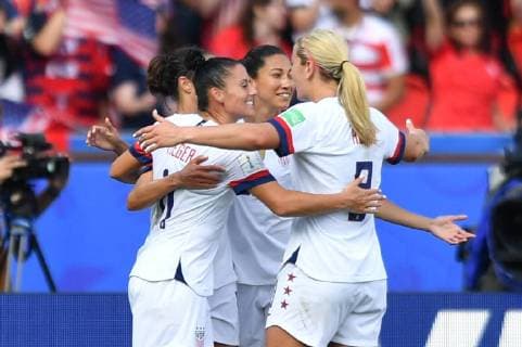 Soccer USA v Chile FIFA Womens World Cup France 2019 16-06-2019: WK Voetbal: Vrouwen Amerika v Chili: Parijs USA Celebrating 3:0