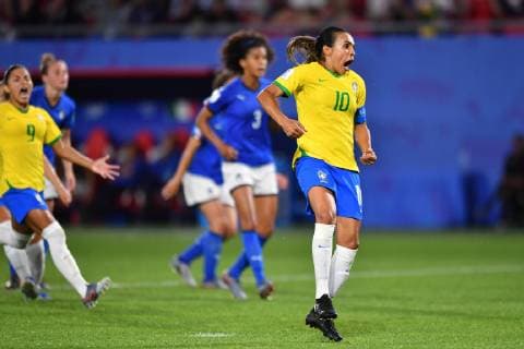 Marta (Brasilien) (10) Jubel 0:1- Rekordtorschützin, 18.06.2019, Valenciennes (Frankreich), Fussball, FIFA Frauen-WM 2019, Italien - Brasilien, FIFA REGULATIONS PROHIBIT ANY USE OF PHOTOGRAPHS AS IMAGE SEQUENCES AND OR QUASI-VIDEO.