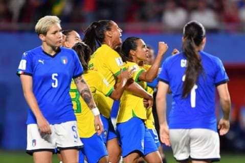 Marta (Brasilien) (10) Jubel 0:1- Rekordtorschützin, 18.06.2019, Valenciennes (Frankreich), Fussball, FIFA Frauen-WM 2019, Italien - Brasilien, FIFA REGULATIONS PROHIBIT ANY USE OF PHOTOGRAPHS AS IMAGE SEQUENCES AND OR QUASI-VIDEO.