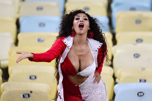 Fußball, Copa America, Internationale Medien offenbar begeistert von weiblichem Fan Perus June 18, 2019 - Rio De Janeiro, RIO DE JANEIRO, BRASIL - Bolivia and Peru hold a match valid for the second phase of Copa America Brasil 2019, on tuesday afternoon (18), at the Jornalista Mario Filho Stadium (MaracanoÂ£) in Rio de Janeiro- RJFoto: Andre Melo Andrade BOLIVIA X PERU - ZUMAa187 20190618_zsa_a187_013 Copyright: xAndrexMeloxAndrade AmxPressx&xImx