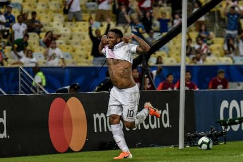 Bolivia vs. Peru RIO DE JANEIRO, RJ - 18.06.2019: BOLIVIA VS. PERU - Jefferson Farfán marks the second Peruvian goal during a match between Bolivia and Peru, valid for the group stage of the Copa America 2019, held on Tuesday (18) at the Maracanã Stadium in Rio de Janeiro, RJ. (Photo: Nayra Halm Fotoarena) x1749692x  NayraxHalm