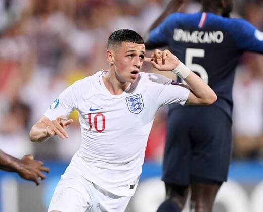 FUSSBALL UEFA U21, U 21 EUROPAMEISTERSCHAFT 2019 in Italien England - Frankreich 18.06.2019 JUBEL England, Torschuetze zum 1-0 Phil Foden (Mitte)