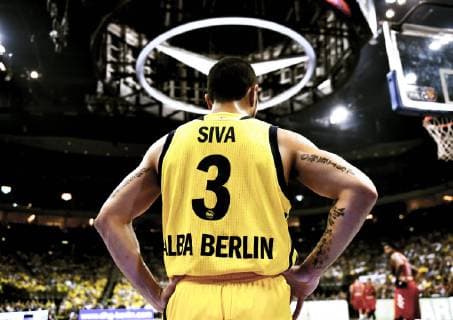 19.06.2019, xlakx, Basketball BBL Playoff Finale Spiel 2, Alba Berlin - FC Bayern Muenchen emspor, v.l. Rueckansicht Peyton Siva (Alba Berlin , 3) Berlin