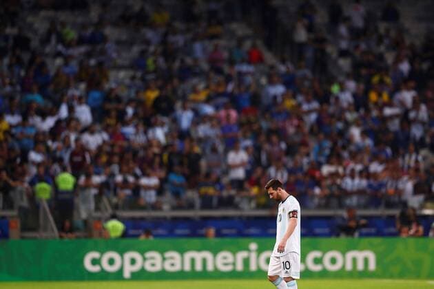 Argentina s Lionel Messi reacts the Copa America 2019 Group B soccer match between Argentina and Paraguay, at Mineirao Stadium in Bello Horizonte, Brazil, 19 June 2019. Argentina vs. Paraguay !ACHTUNG: NUR REDAKTIONELLE NUTZUNG!  Copyright: xYurixEdmundox SCA0993 20190620-636965984071646130