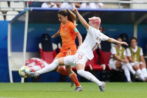 REIMS, 20-06-2019 ,Stade Auguste-Delaune, World Championship, WM, Weltmeisterschaft 2019 , Nederland - Canada Women , Netherlands player Danielle van de Donk and Canada player Sophie Schmidt during the match Nederland - Canada Women Nederland - Canada Women  x3721715x Copyright: