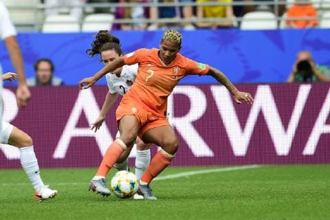 Shanice van de Sanden (Pays Bas) vs Allysha Chapman (Canada) FOOTBALL : Pays Bas vs Canada - Coupe du Monde Feminine - Reims - 20 06 2019 JBAutissier Panoramic 