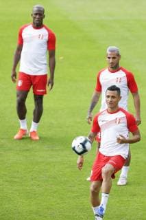 Training of the Peruvian national team, Nationalteam in SÃO PAULO, SP - 21.06.2019: TRAINING OF THE PERUVIAN NATIONAL TEAM IN - Players during training of the Peruvian National Team in the CT of São Paulo FC this Friday (21). (Photo: Ricardo Moreira Fotoarena) x1750828x  RicardoxMoreira