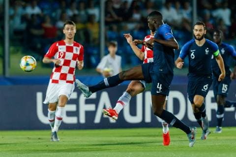 Triest, Italien, 20.06.2019, UEFA U-21 Europameisterschaft Italien 2019, Gruppenphase, Gruppe B, Deutschland - Serbien, Nikola Moro (CRO) und Ibrahima Konate (FRA) im Zweikampf ( Defodi-01048-183176