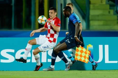 Triest, Italien, 20.06.2019, UEFA U-21 Europameisterschaft Italien 2019, Gruppenphase, Gruppe B, Deutschland - Serbien, Filip Uremovic (CRO) und Marcus Thuram (FRA) im Zweikampf ( Defodi-01048-183183