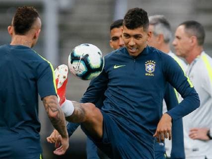 Training of the Brazilian Team in São Paul SÃO PAULO, SP - 21.06.2019: TRAINING OF THE BRAZILIAN TEAM IN SÃO PAUL - Roberto Firmino from Brazil during training of the Brazilian national team, Nationalteam at the Corinthians Arena located in the Itaquera neighborhood, east of São Paulo, SP. The Brazilian team faces tomorrow, the selection of Peru for the last round of Group A of the Copa América 2019. (Photo: Marcelo Machado de Melo Fotoarena) x1750990x  MarceloxMachadoxdexMelo