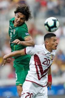 Venezuela s Ronald Hernandez (R) vies for the ball with Bolivia s Moreno during the Copa America 2019 Group A soccer match between Bolivia and Venezuela, at the Mineirao Stadium, in Bello Horizonte, Brazil, 22 June 2019. Bolivia vs. Venezuela !ACHTUNG: NUR REDAKTIONELLE NUTZUNG!  Copyright: xJuanxIgnacioxRoncoronix SCA1467 20190622-636968381191922957