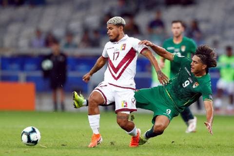 Venezuela s Josef Martinez (L) vies for the ball with Bolivia s Moreno during the Copa America 2019 Group A soccer match between Bolivia and Venezuela, at the Mineirao Stadium, in Bello Horizonte, Brazil, 22 June 2019. Bolivia vs. Venezuela !ACHTUNG: NUR REDAKTIONELLE NUTZUNG!  Copyright: xYurixEdmundox SCA1489 20190622-636968397717876744