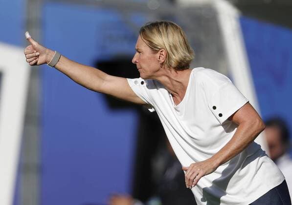 Sport Bilder des Tages Grenoble, Frankreich, FIFA Frauen Fußball Weltmeisterschaft , FIFA Women s World Cup France, Achtelfinale Deutschland ( Germany ) vs. Nigeria (NGA) 3-0 am 22.06 .2019 im Stadion Stade des Alpes in Grenoble Frankreich Martina VOSS-TECKLENBURG (GER)